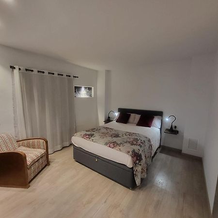 Turistic Girona - Piso De 1, 2 O 3 Habitaciones エクステリア 写真