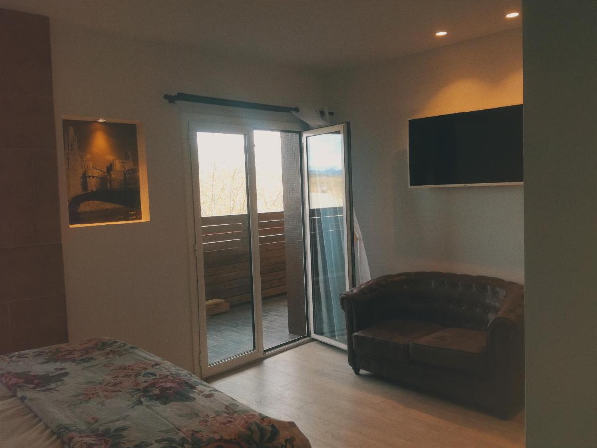 Turistic Girona - Piso De 1, 2 O 3 Habitaciones エクステリア 写真