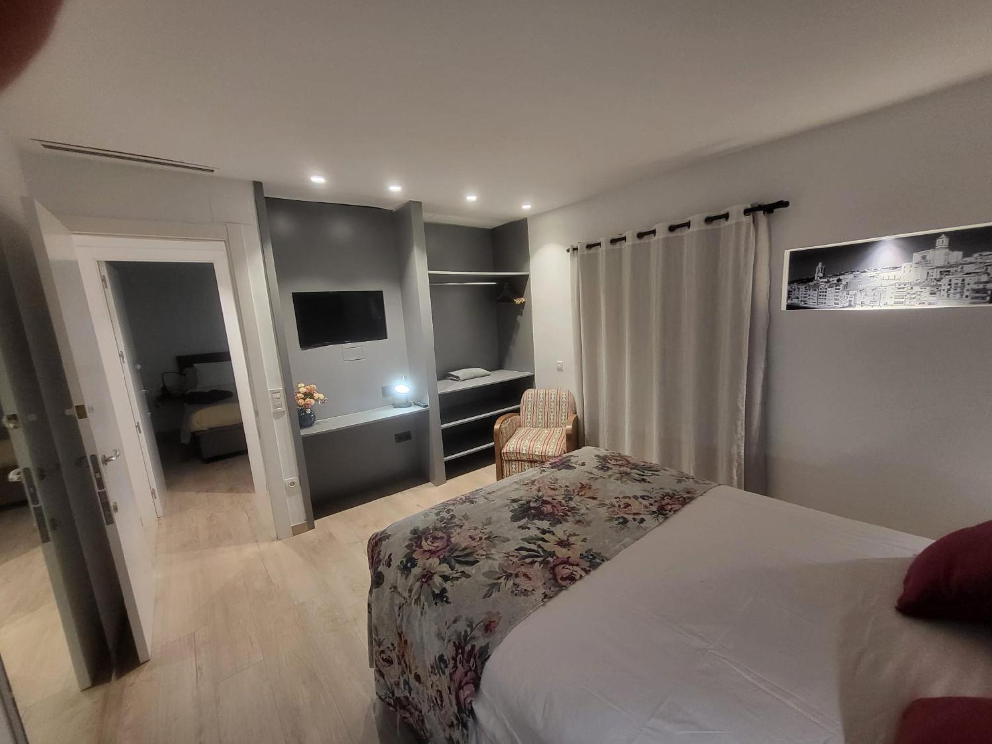 Turistic Girona - Piso De 1, 2 O 3 Habitaciones エクステリア 写真